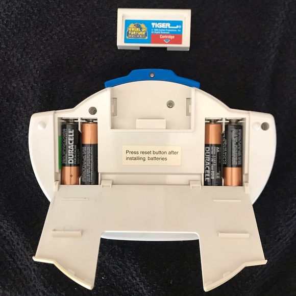 Wheel of Fortune “deluxe” handheld electronic game - Picture 7 of 10